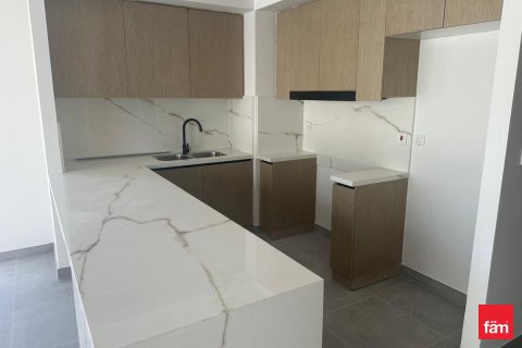 Купить виллу в Дубае: 4 спальни, 241.7м², № 76816 - фото 7