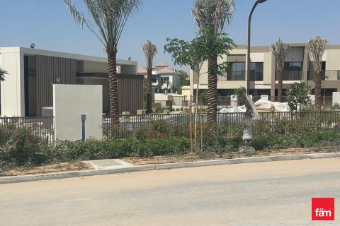 Купить виллу в Дубае: 4 спальни, 241.7м², № 76816 - фото 13