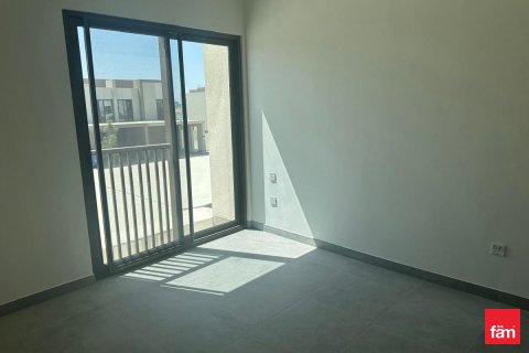 Купить виллу в Дубае: 4 спальни, 241.7м², № 76816 - фото 9