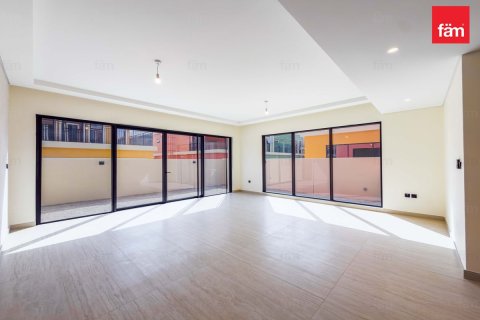 Townhouse in Dubai 5 bedrooms, 219.7 sq.m. № 115818 - photo 2