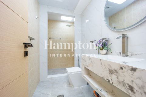 Apartment in Marasi Business Bay, Business Bay, Dubai 2 bedrooms, 136.75321600 sq.m. № 63320 - photo 8