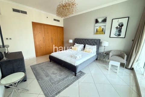 Apartment in Dubai Marina, Dubai 3 bedrooms, 214 sq.m. № 43542 - photo 21