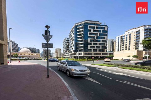 Apartment in Al Satwa, Dubai 1 bedroom, 72.7 sq.m. № 85855 - photo 13