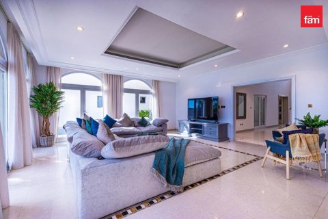 Villa en Palm Jumeirah, Dubai, 5 dormitorios, 623.2 m², № 123451 - foto 6