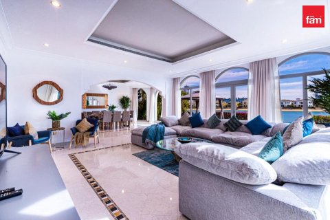 Villa en Palm Jumeirah, Dubai, 5 dormitorios, 623.2 m², № 123451 - foto 3