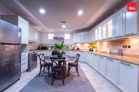 Villa en Palm Jumeirah, Dubai, 5 dormitorios, 623.2 m², № 123451 - foto 9