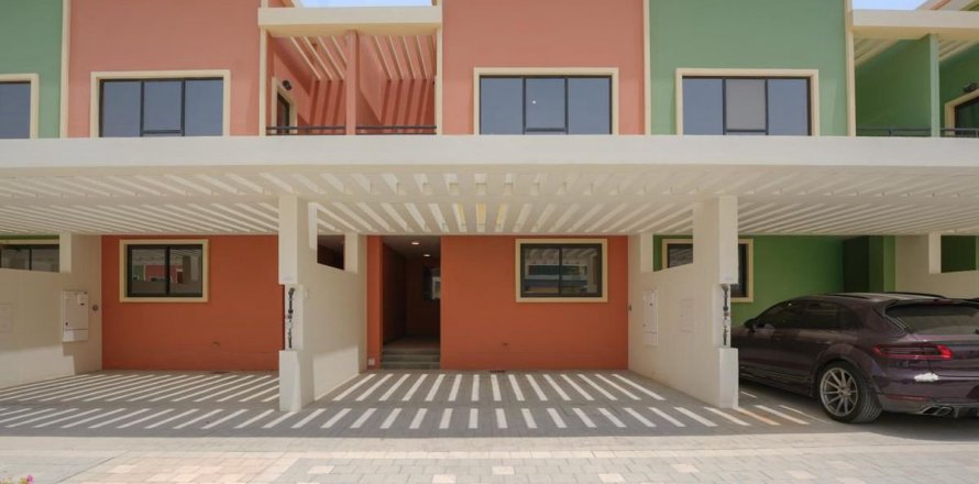 Maison de ville à Dubai, 4 chambres, 144 m², № 123456
