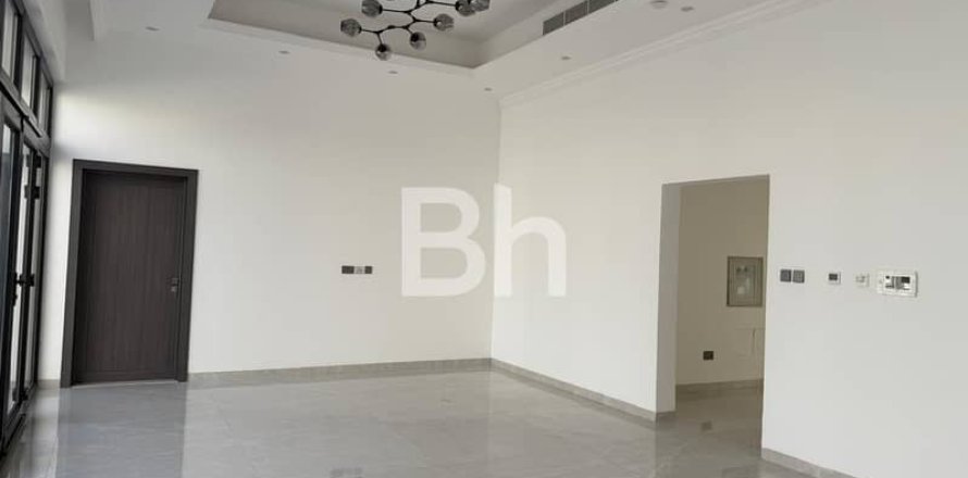 Villa in Dubai 4 bedrooms, 1115 sq.m. № 24067