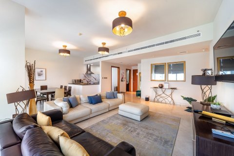 Apartment in Dubai Marina, Dubai 4 bedrooms, 236 sq.m. № 97046 - photo 4