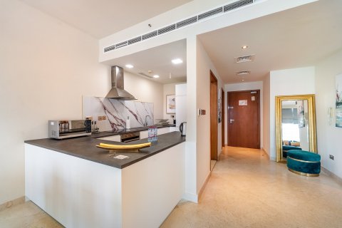 Apartment in Dubai Marina, Dubai 4 bedrooms, 236 sq.m. № 97046 - photo 7