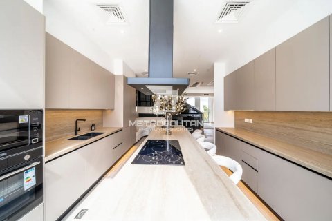 Снять в аренду таунхаус в Аль-Барари, Дубай: 4 спальни, 459м², № 74024 - фото 3