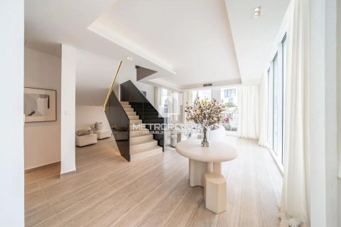 Снять в аренду таунхаус в Аль-Барари, Дубай: 4 спальни, 459м², № 74024 - фото 11