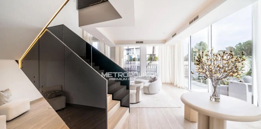 Таунхаус в Аль-Барари, Дубай, 4 спальни, 459м², № 74024
