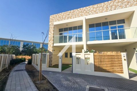 Villa à Dubai Land, Dubai, 2 chambres, 165 m², № 84574