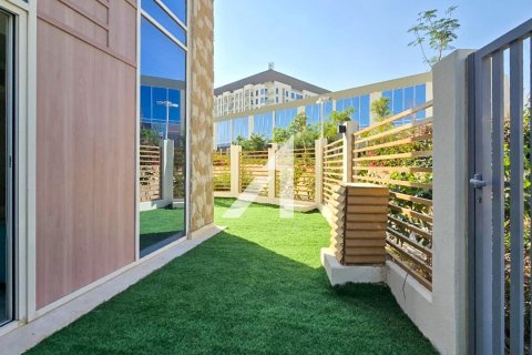 Villa in Dubai Land, Dubai 2 bedrooms, 165 sq.m. № 84574 - photo 15