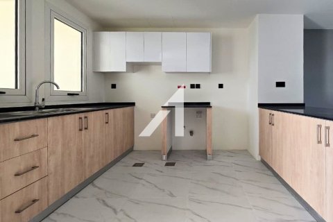 Villa in Dubai Land, Dubai 2 bedrooms, 165 sq.m. № 84574 - photo 7