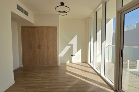 Купить виллу в Dubai Land, Дубай: 2 спальни, 165м², № 84572 - фото 6