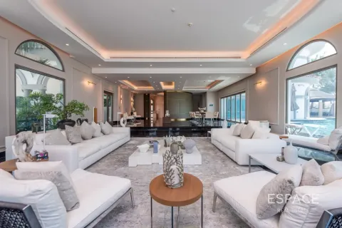 Villa in Palm Jumeirah, Dubai 5 bedrooms, 650 sq.m. № 122796 - photo 12