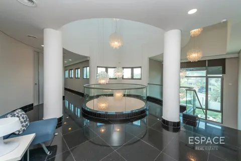 Villa in Palm Jumeirah, Dubai 5 bedrooms, 650 sq.m. № 122796 - photo 5
