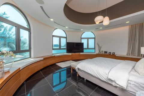 Villa in Palm Jumeirah, Dubai 5 bedrooms, 650 sq.m. № 122796 - photo 17