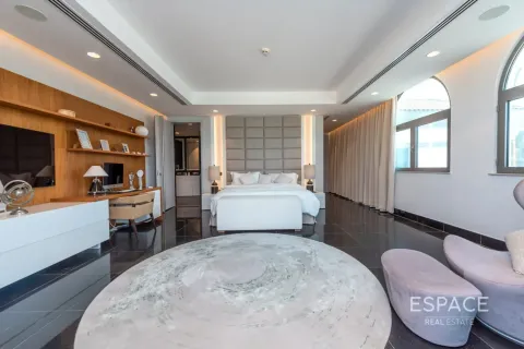 Villa in Palm Jumeirah, Dubai 5 bedrooms, 650 sq.m. № 122796 - photo 16