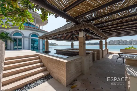 Villa in Palm Jumeirah, Dubai 5 bedrooms, 650 sq.m. № 122796 - photo 8
