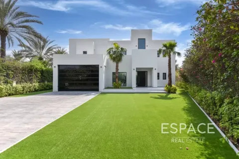 Villa in Jumeirah Islands, Dubai 4 bedrooms, 502 sq.m. № 122797