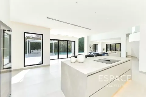 Villa in Jumeirah Islands, Dubai 4 bedrooms, 502 sq.m. № 122797 - photo 7