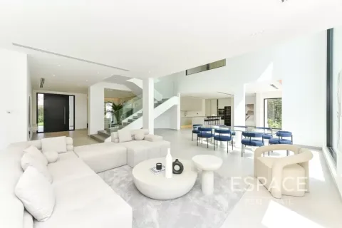 Villa in Jumeirah Islands, Dubai 4 bedrooms, 502 sq.m. № 122797 - photo 2