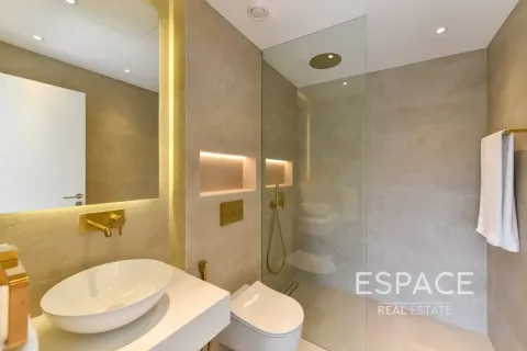 Villa in Jumeirah Islands, Dubai 4 bedrooms, 502 sq.m. № 122797 - photo 17