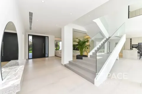 Villa in Jumeirah Islands, Dubai 4 bedrooms, 502 sq.m. № 122797 - photo 6