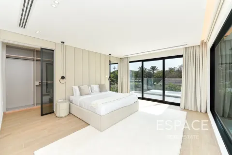 Villa in Jumeirah Islands, Dubai 4 bedrooms, 502 sq.m. № 122797 - photo 14