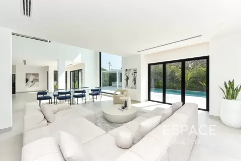 Villa in Jumeirah Islands, Dubai 4 bedrooms, 502 sq.m. № 122797 - photo 4