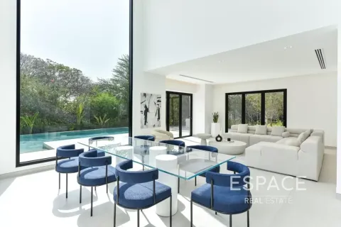 Villa in Jumeirah Islands, Dubai 4 bedrooms, 502 sq.m. № 122797 - photo 8