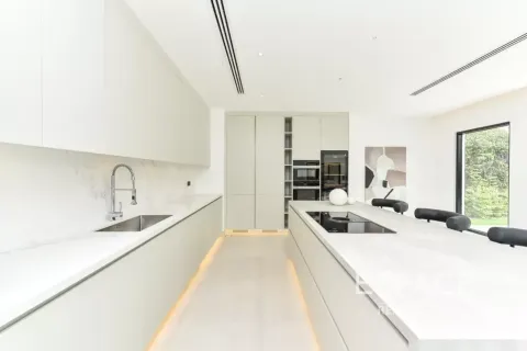 Villa in Jumeirah Islands, Dubai 4 bedrooms, 502 sq.m. № 122797 - photo 10