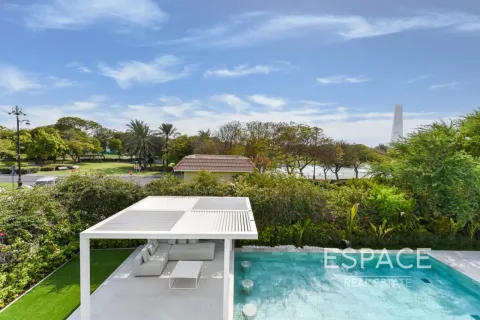 Villa in Jumeirah Islands, Dubai 4 bedrooms, 502 sq.m. № 122797 - photo 18