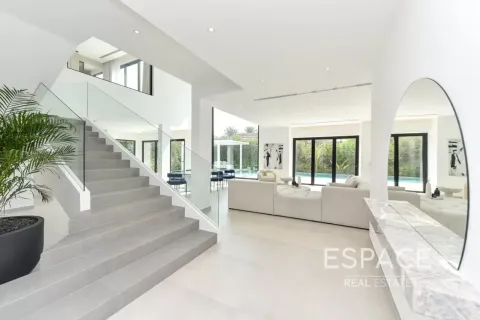 Villa in Jumeirah Islands, Dubai 4 bedrooms, 502 sq.m. № 122797 - photo 9