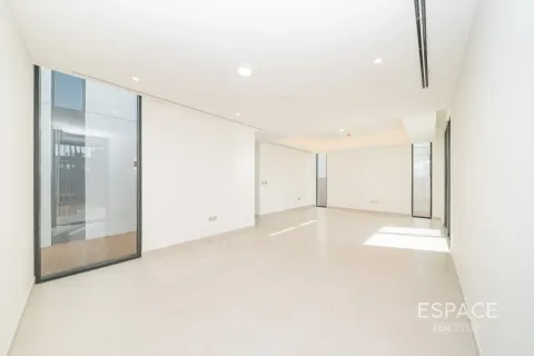 Villa in Arabian Ranches 3, Dubai 4 bedrooms, 448 sq.m. № 122794 - photo 3