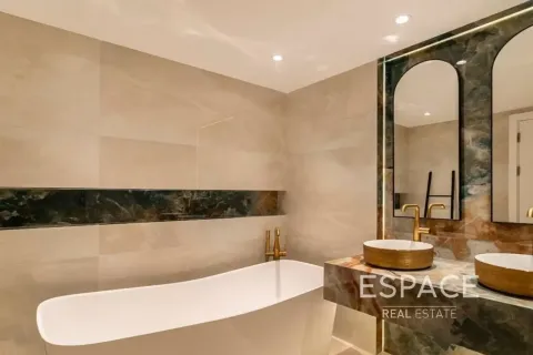 Apartment in Dubai Marina, Dubai 2 bedrooms, 137 sq.m. № 122792 - photo 15