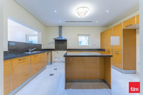 Townhouse in Al Furjan, Dubai 3 bedrooms, 229.6 sq.m. № 120680 - photo 20