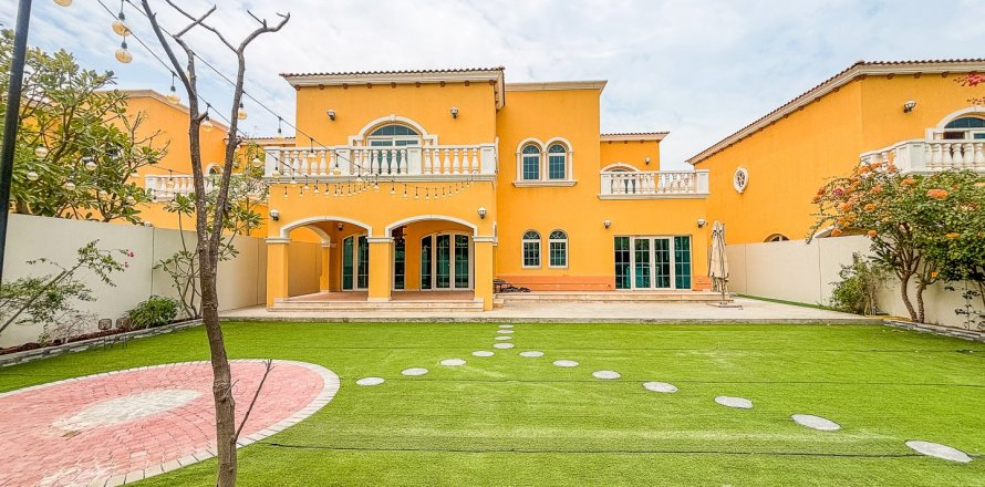 Вилла в Legacy, Jumeirah Park, Дубай, 5 спален, 435.62м², № 119718