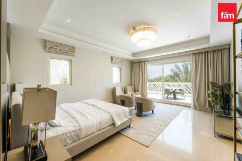 Villa en Palm Jumeirah, Dubai, 7 dormitorios, 1300.6 m², № 22587 - foto 24