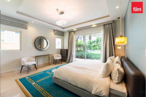 Villa en Palm Jumeirah, Dubai, 7 dormitorios, 1300.6 m², № 22587 - foto 20