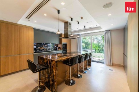 Villa en Palm Jumeirah, Dubai, 7 dormitorios, 1300.6 m², № 22587 - foto 9