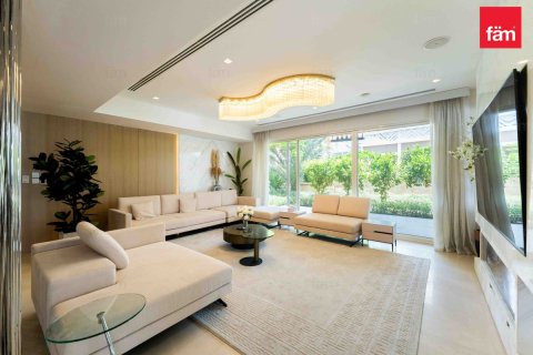 Villa en Palm Jumeirah, Dubai, 7 dormitorios, 1300.6 m², № 22587 - foto 16