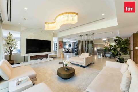 Villa en Palm Jumeirah, Dubai, 7 dormitorios, 1300.6 m², № 22587 - foto 17