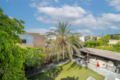 Купить виллу в The Lakes, Дубай: 5 спален, 353м², № 122398 - фото 17