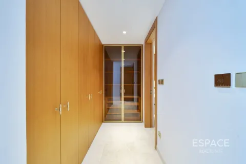 Apartment in Palm Jumeirah, Dubai 3 bedrooms, 190 sq.m. № 122395 - photo 9