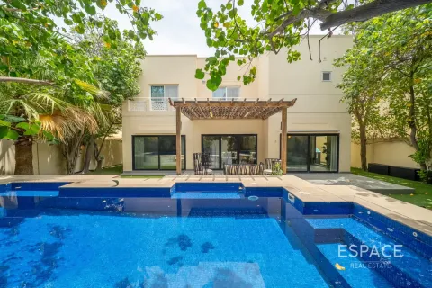 فيلا في Meadows, دبي 5 غرف نوم , 390 م² رقم 122400