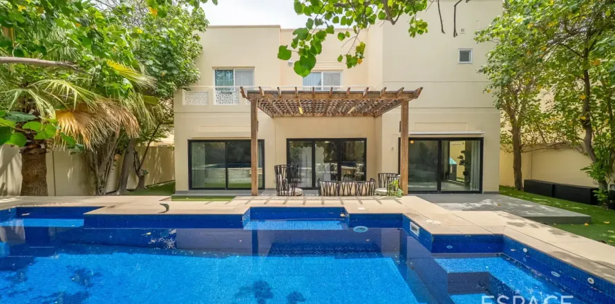 فيلا في Meadows, دبي 5 غرف نوم , 390 م² رقم 122400